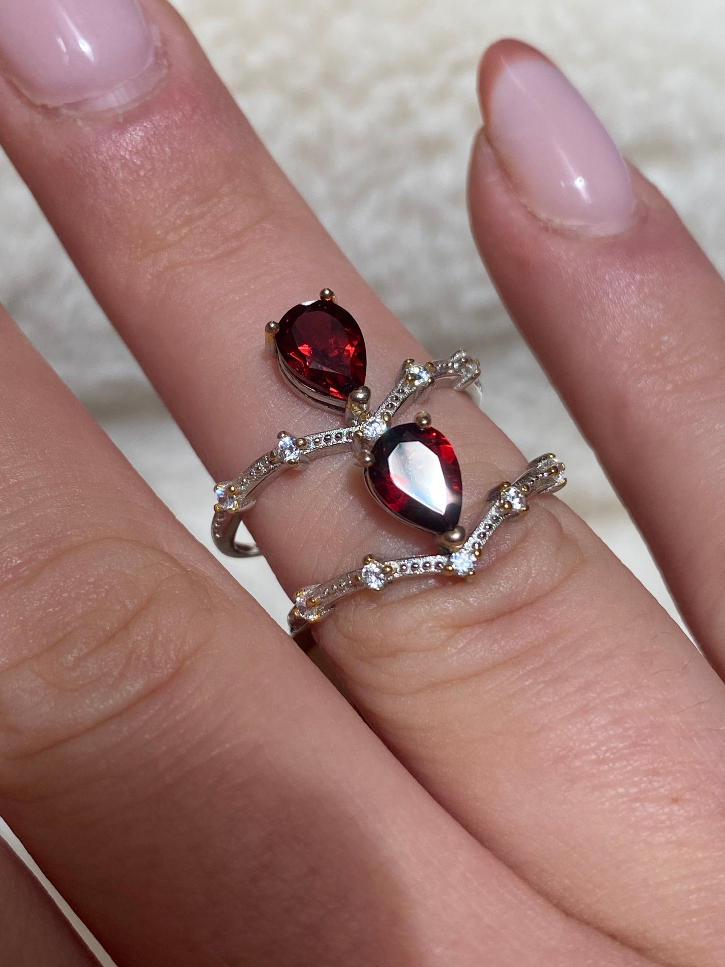 Enchanting Garnet adjustable rings in Silver 925 tiara setting