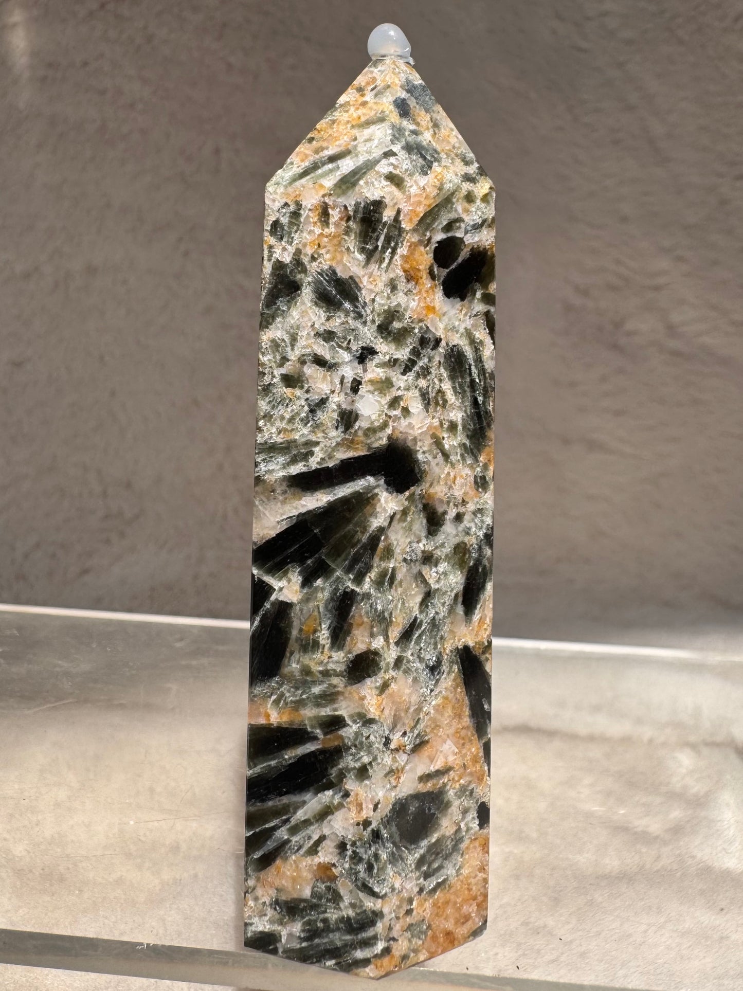 Rare Seraphinite on Matrix| Towers and Spheres