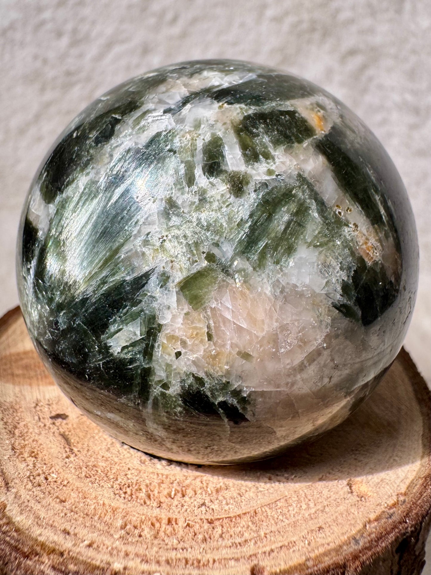 Rare Seraphinite on Matrix| Towers and Spheres