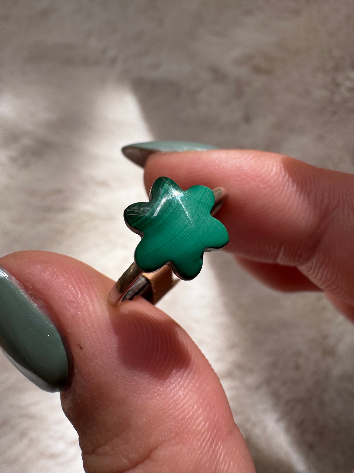 Malachite adjustable rings in Silver 925