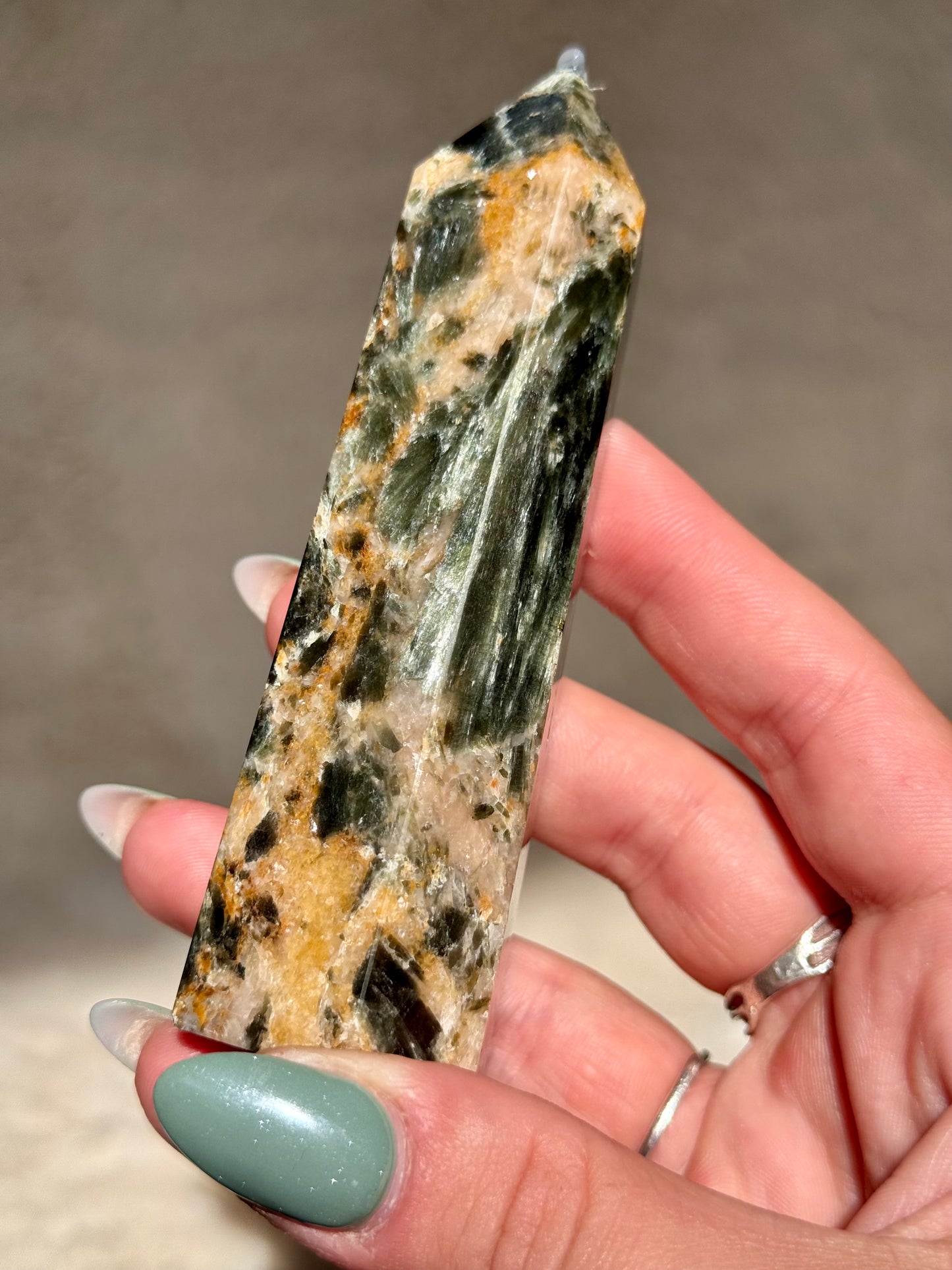 Rare Seraphinite on Matrix| Towers and Spheres