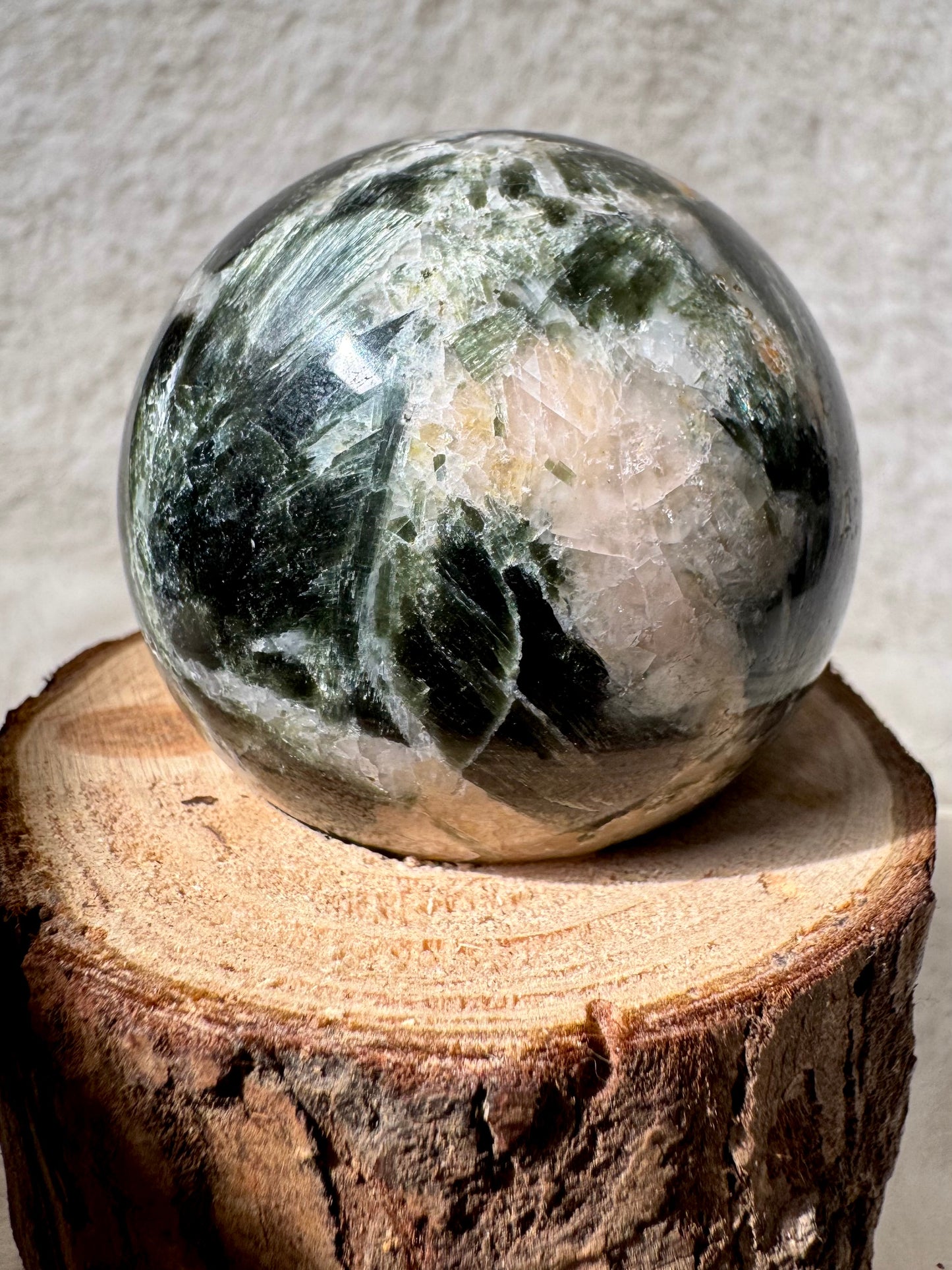 Rare Seraphinite on Matrix| Towers and Spheres