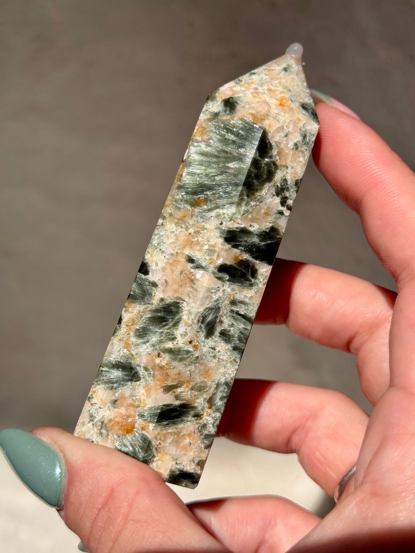 Rare Seraphinite on Matrix| Towers and Spheres