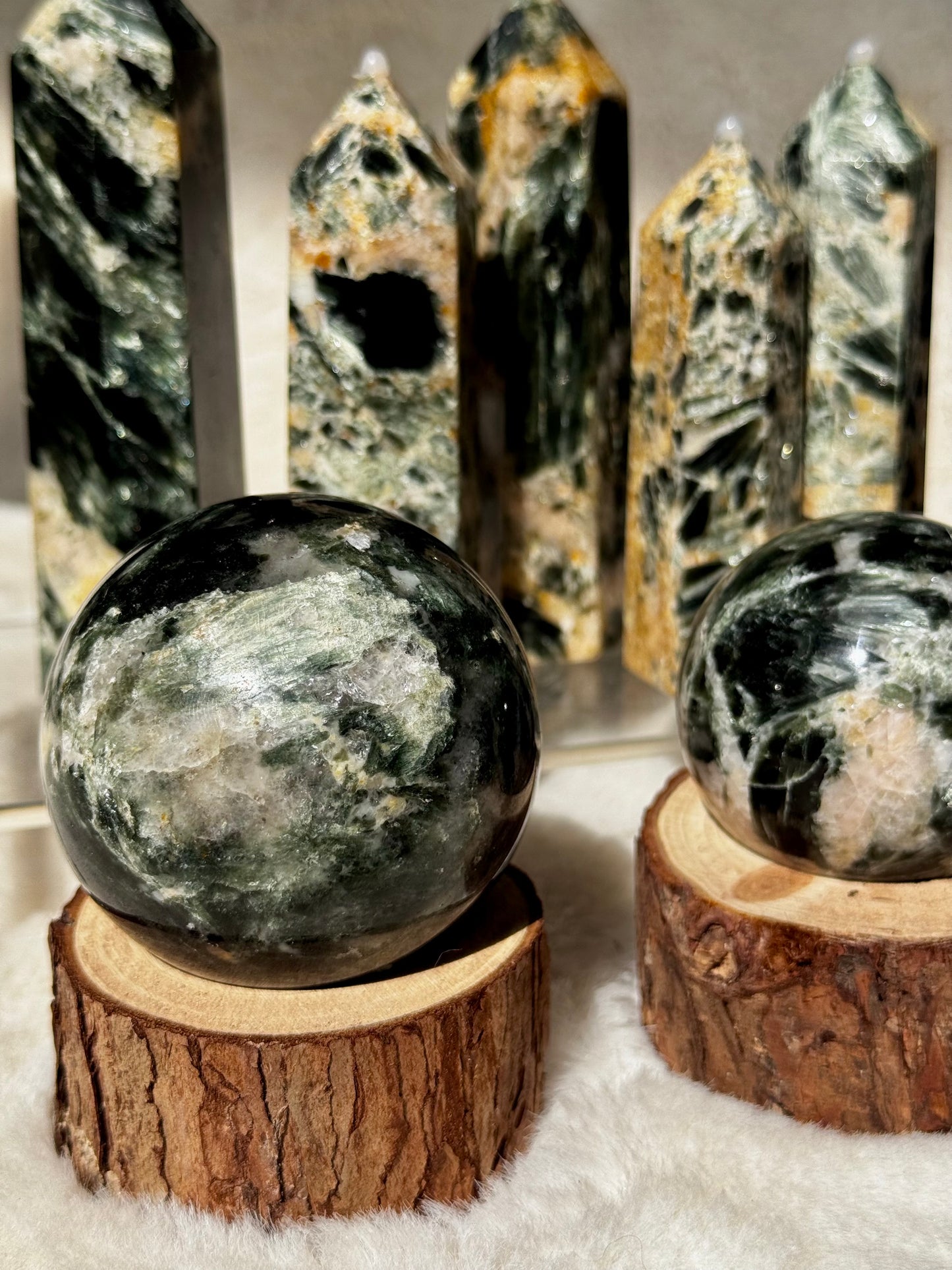 Rare Seraphinite on Matrix| Towers and Spheres