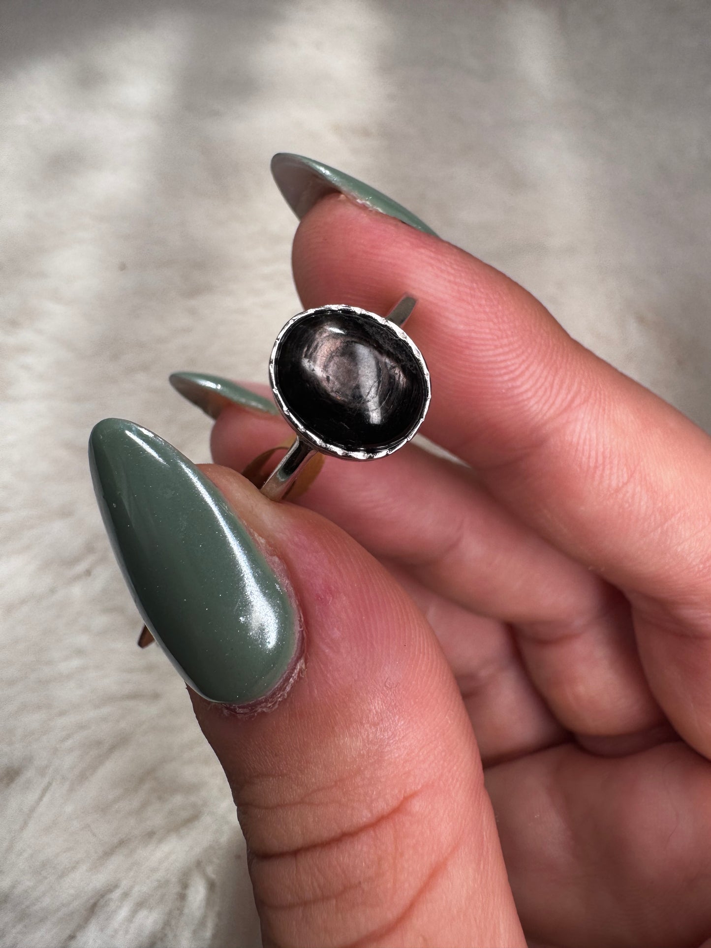 Hypersthene adjustable rings in Silver 925