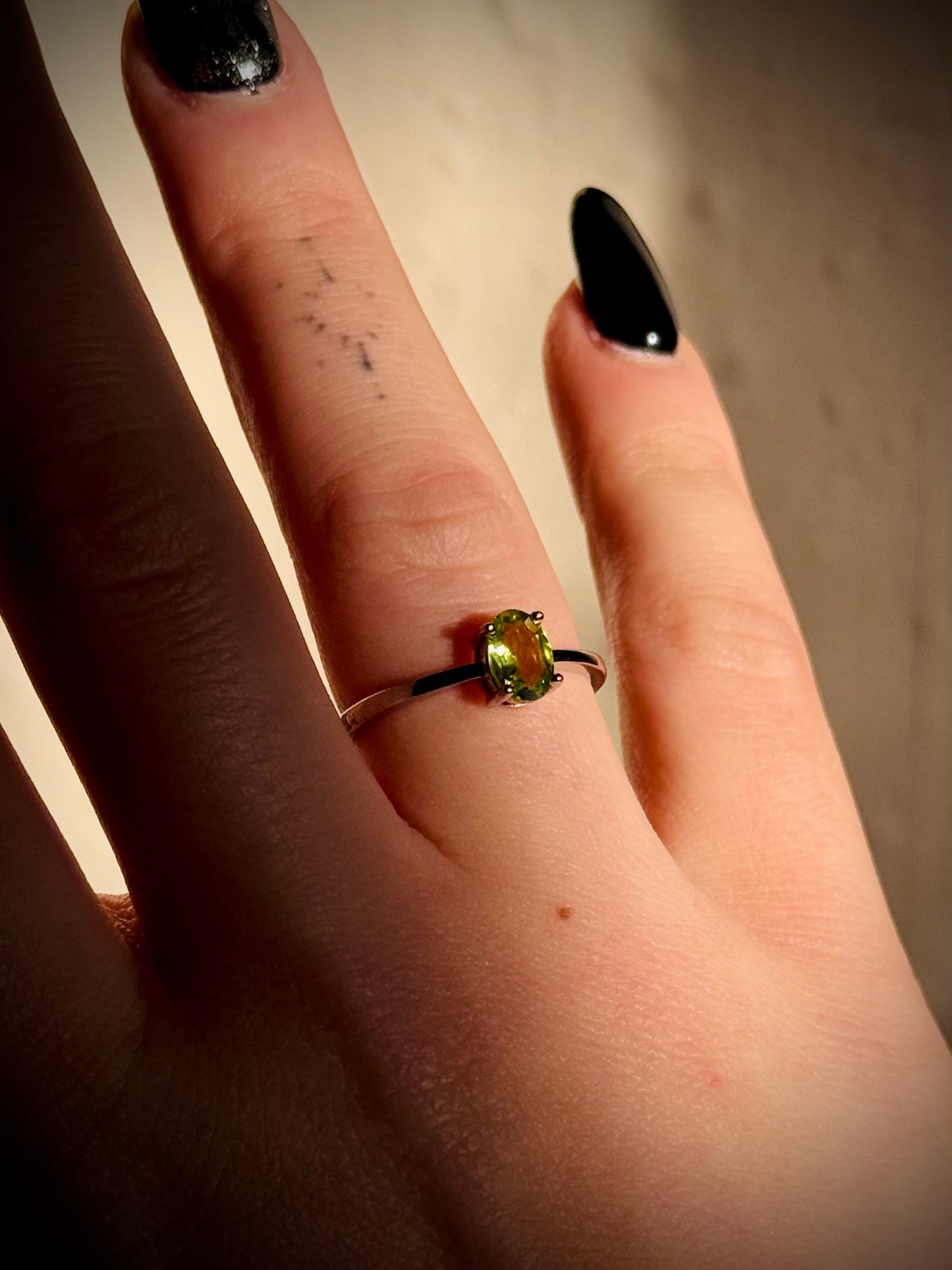 Peridot adjustable vintage ring in Silver 925