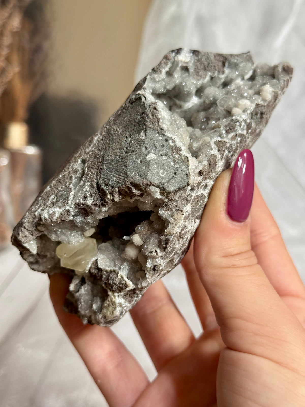 Okenite spheres on Crystallised Apophyllite, Stilbite & Green Chalcedony|Quartz – Indian Zeolite Specimen
