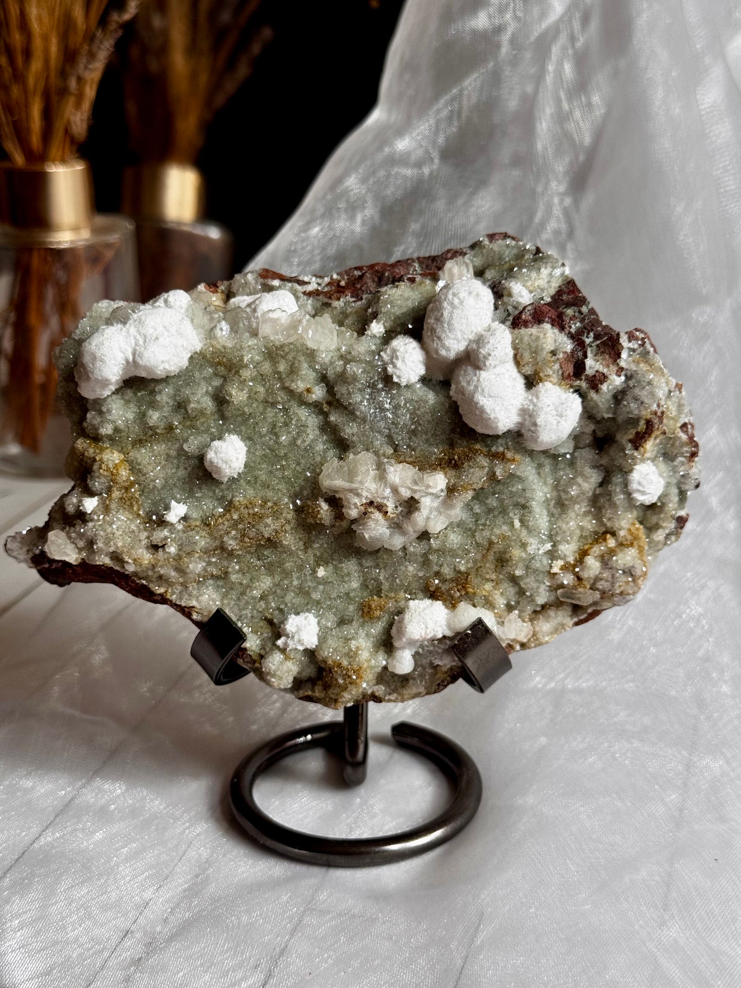 Okenite spheres on Crystallised Apophyllite, Stilbite & Green Chalcedony|Quartz – Indian Zeolite Specimen
