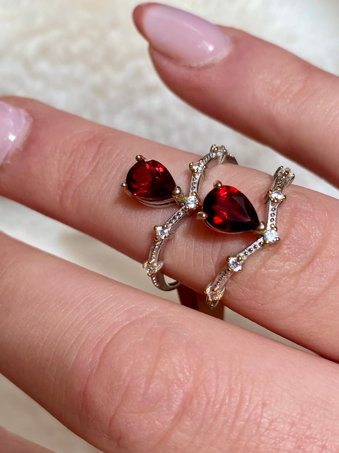 Enchanting Garnet adjustable rings in Silver 925 tiara setting